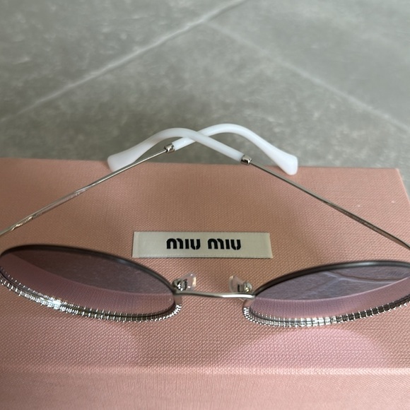 miu miu round sunglasses, brand new, never worn - Picture 5 of 5